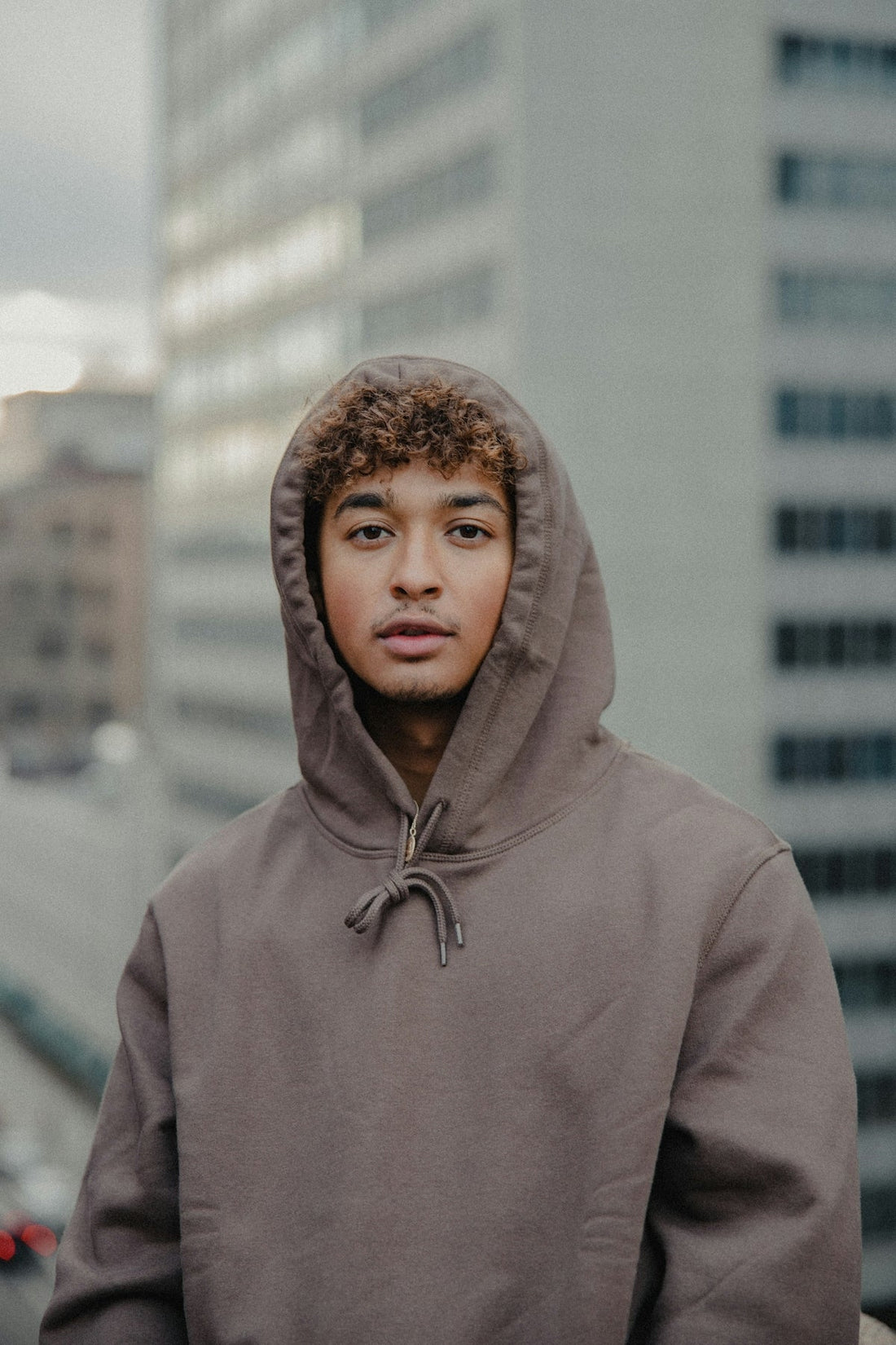 Heavyweight Boxy Hoodies and Their Role in Redefining UK Minimalistic Fashion - VIZN
