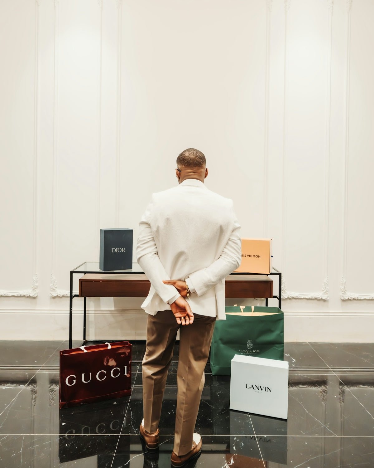 How to Style a Boxy Fit Hoodie for a Luxury Streetwear Look - VIZN
