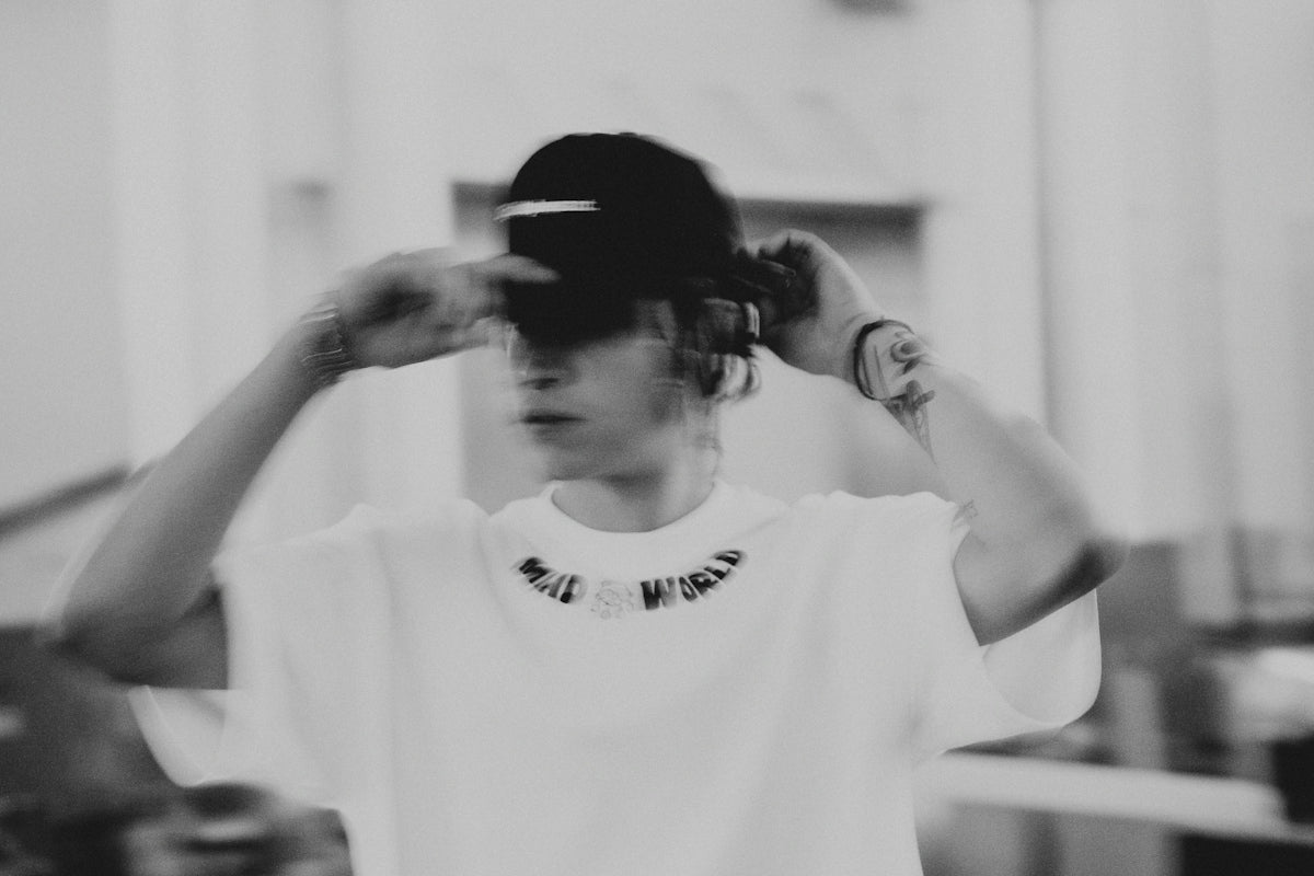Why Boxy Fit T-Shirts Are a Staple in Minimalistic Streetwear - VIZN